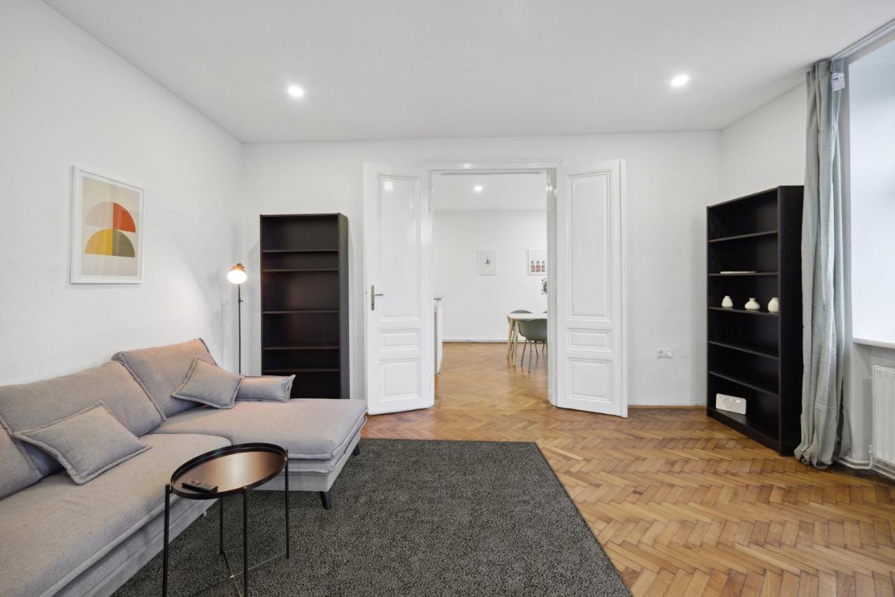 Big Spacious Central Apartment In Wien Exterior foto
